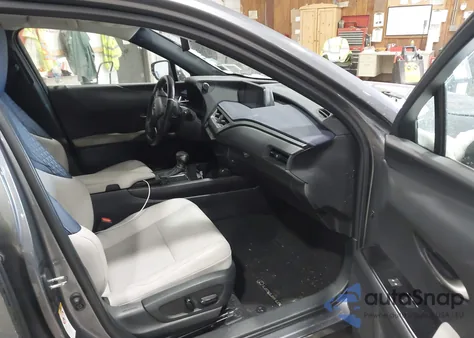 2019 Lexus Ux 200 from USA, damaged, VIN JTHY3JBH1K2003319